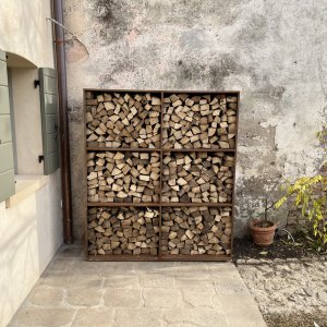 Portalegna modulare a cubi in acciaio corten 