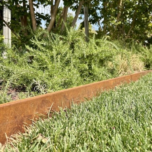 Geometrie+resistenti%2C+estetica+impeccabile%3A+la+nuova+frontiera+delle+bordure+in+acciaio+CORTEN