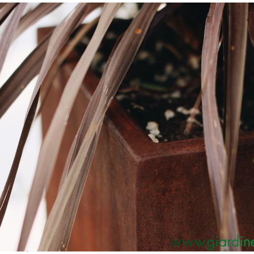 Arredi+per+giardino+in+CORTEN%3A+7+motivi+per+scegliere+prodotti+artigianali+su+misura