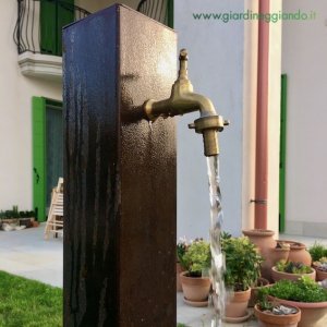 colonna-rubinetto-in-acciaio-corten-per-giardino-mis-cm-10x10-h90