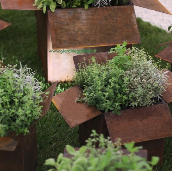 Vaso a forma di scatola in acciaio CORTEN