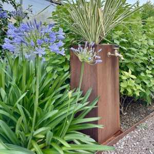 Fontana fioriera in acciaio corten misura 36x36 h90cm